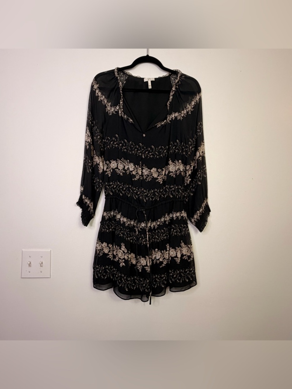 Joie | Black Silk Floral Print Long Sleeve Dress S
